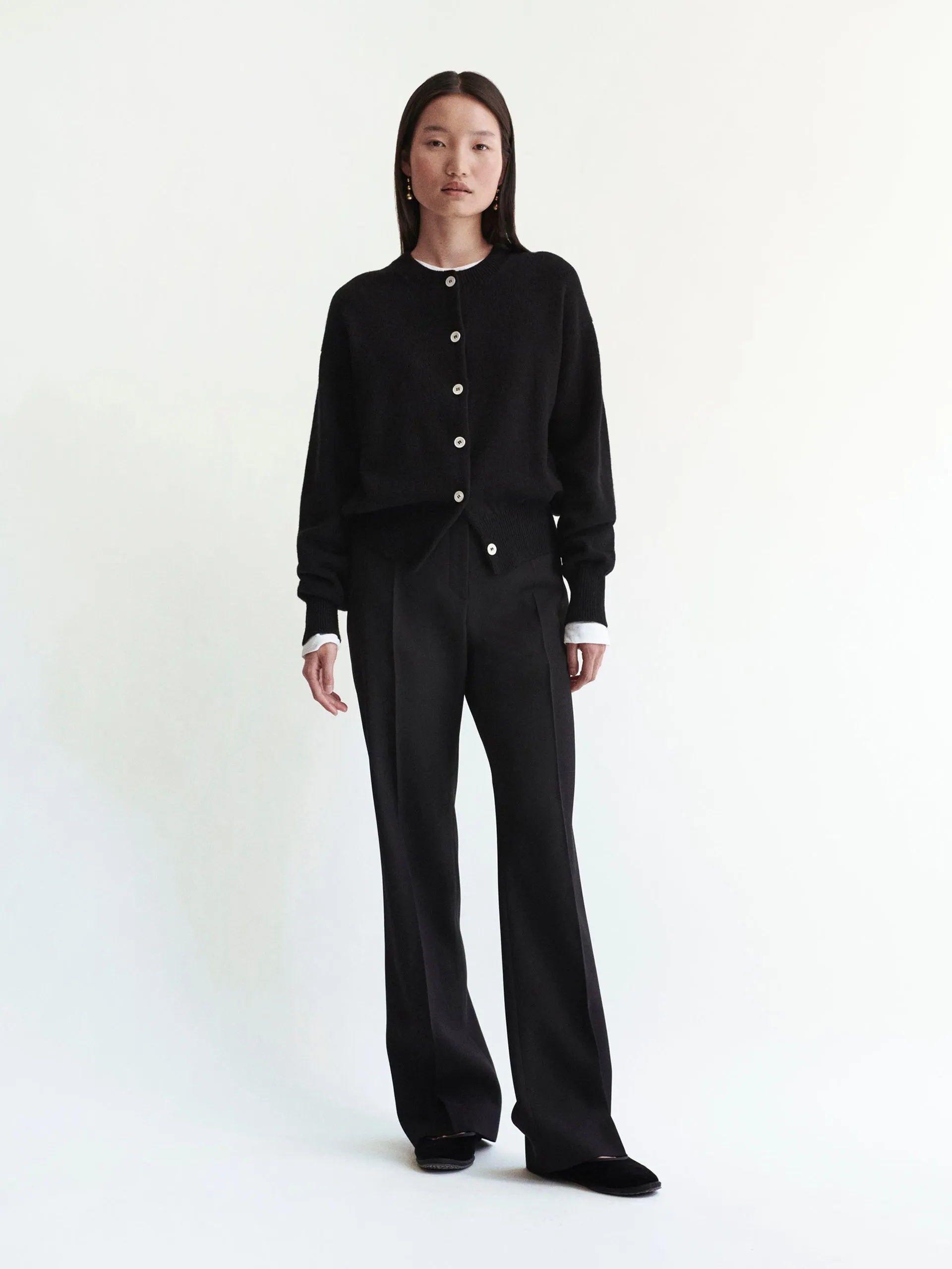 Ada Geelong crewneck cardigan in black