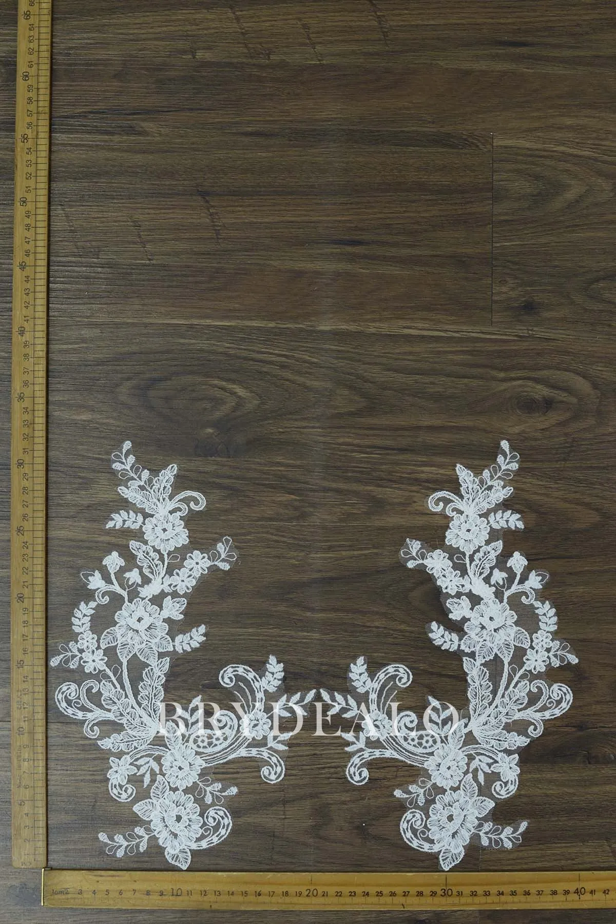 Beautiful Flower Embroidery Bridal Lace Appliques