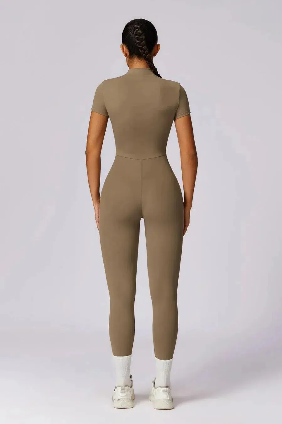 Casilda – Streamlined silhouette – All-day workout suit