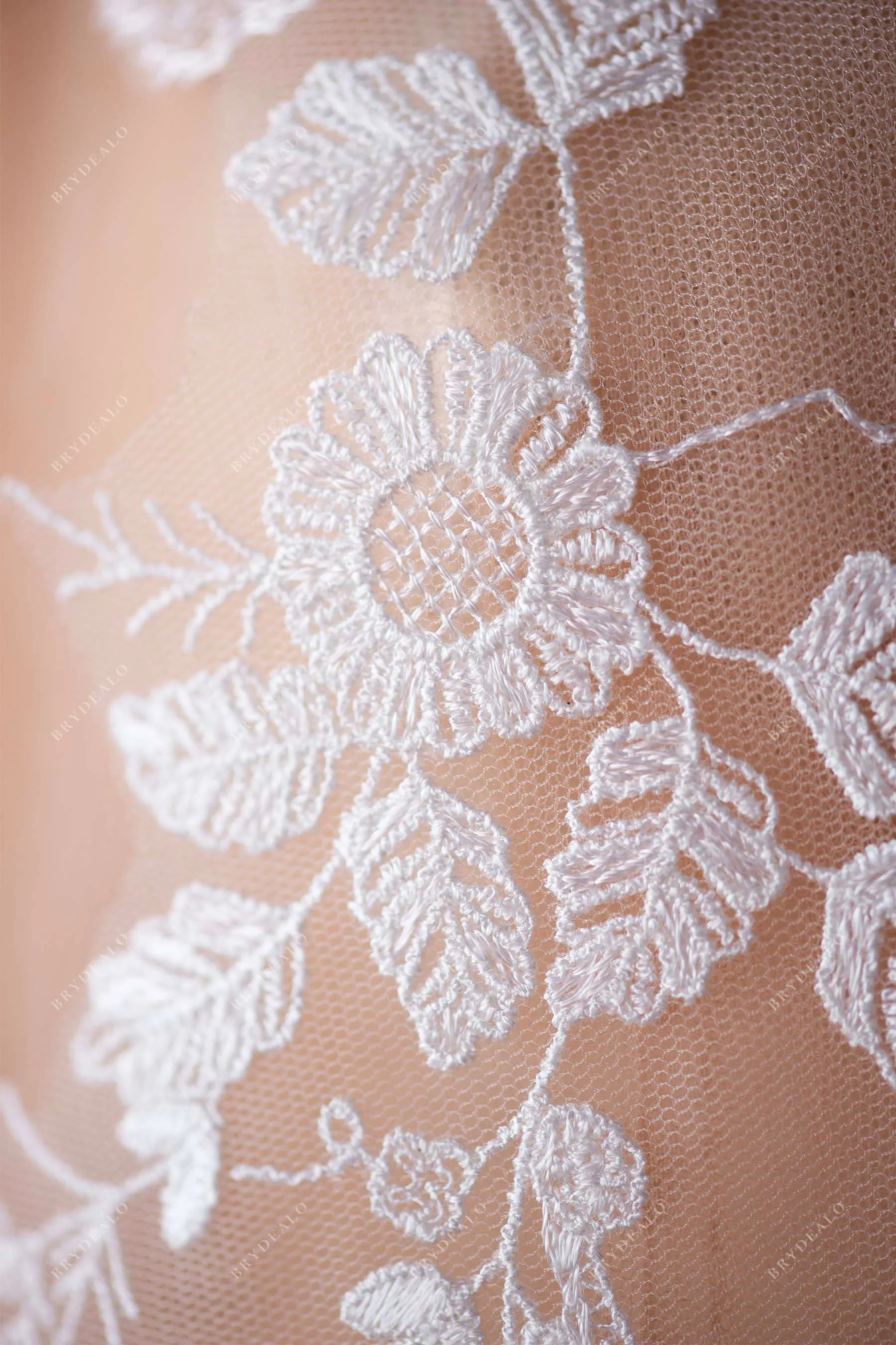 Delicate Flower Lace Appliques for Wholesale