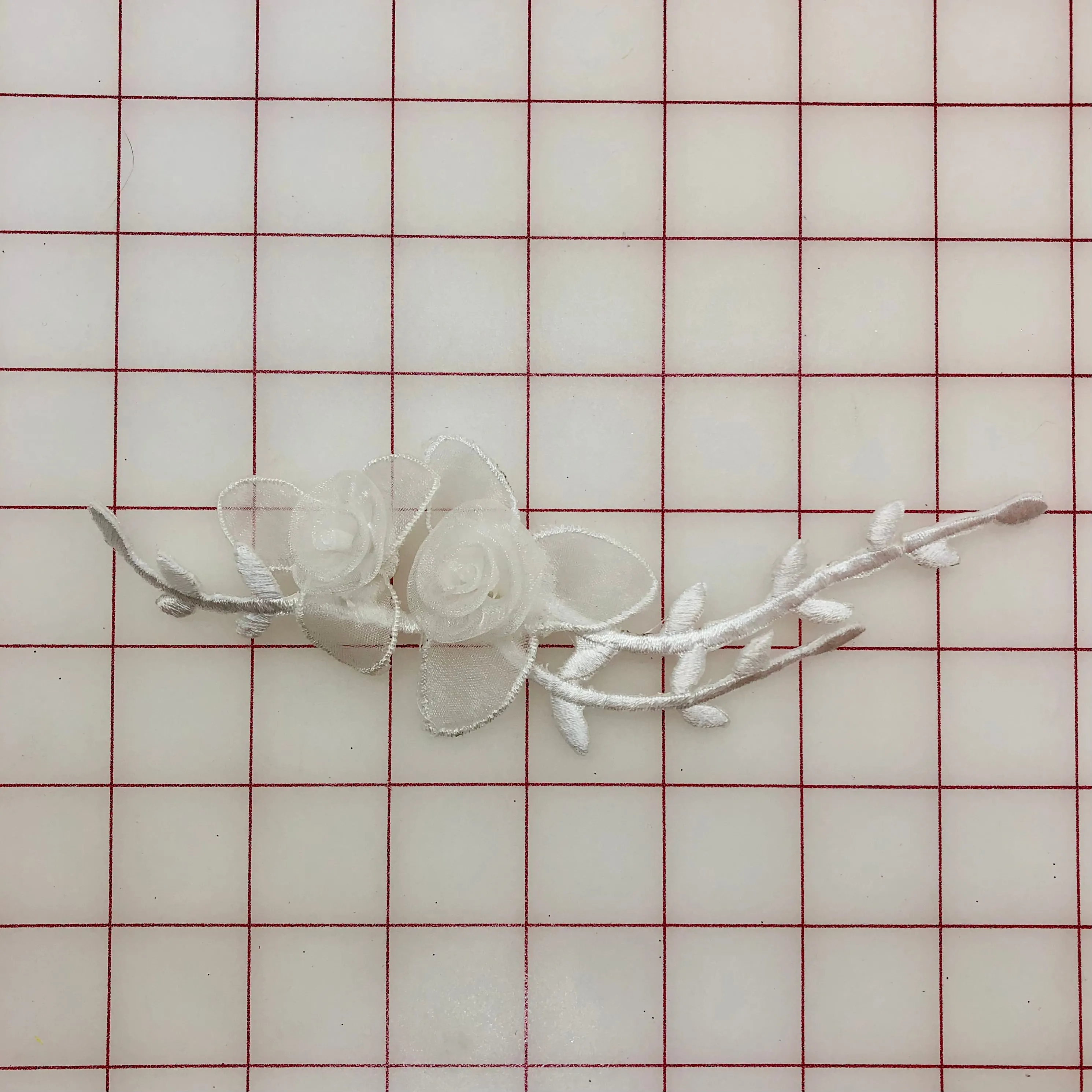 Flowers - Organza White Iron-On Flowers with Vine 7-in