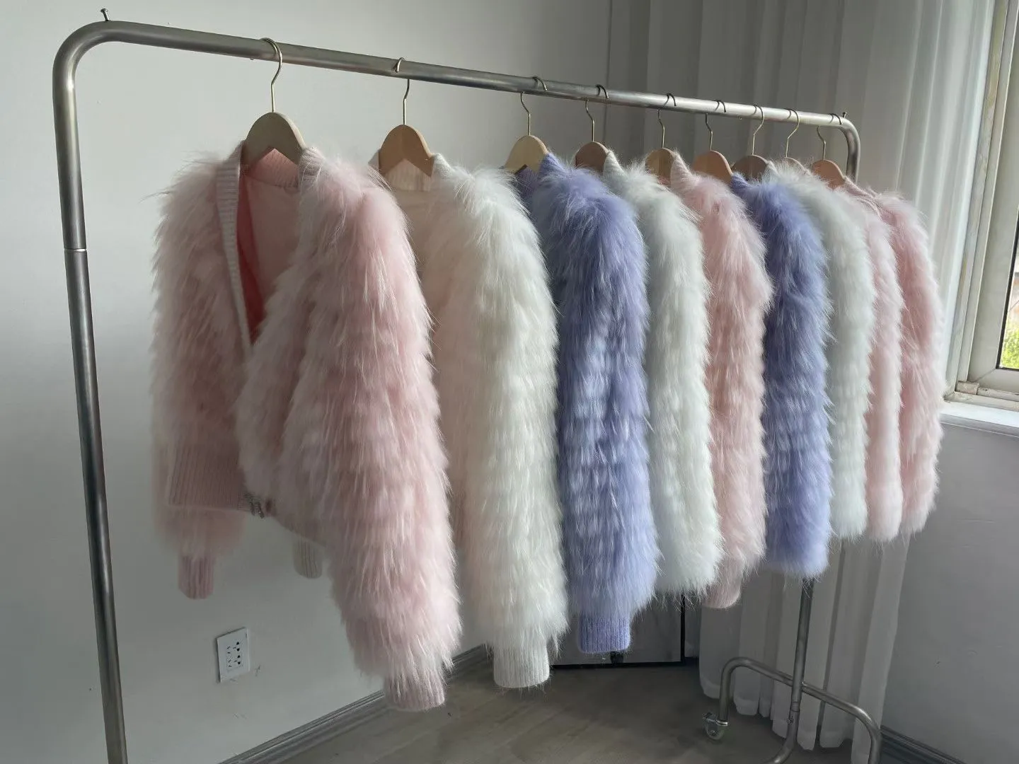 Natural Fur V Neck Raccoon Fur Warm Puff Sleeve Jacket