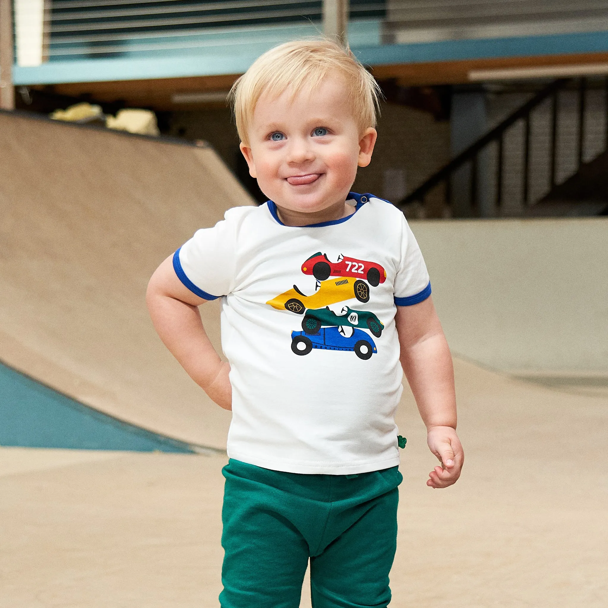 Short sleeve top- race cars
