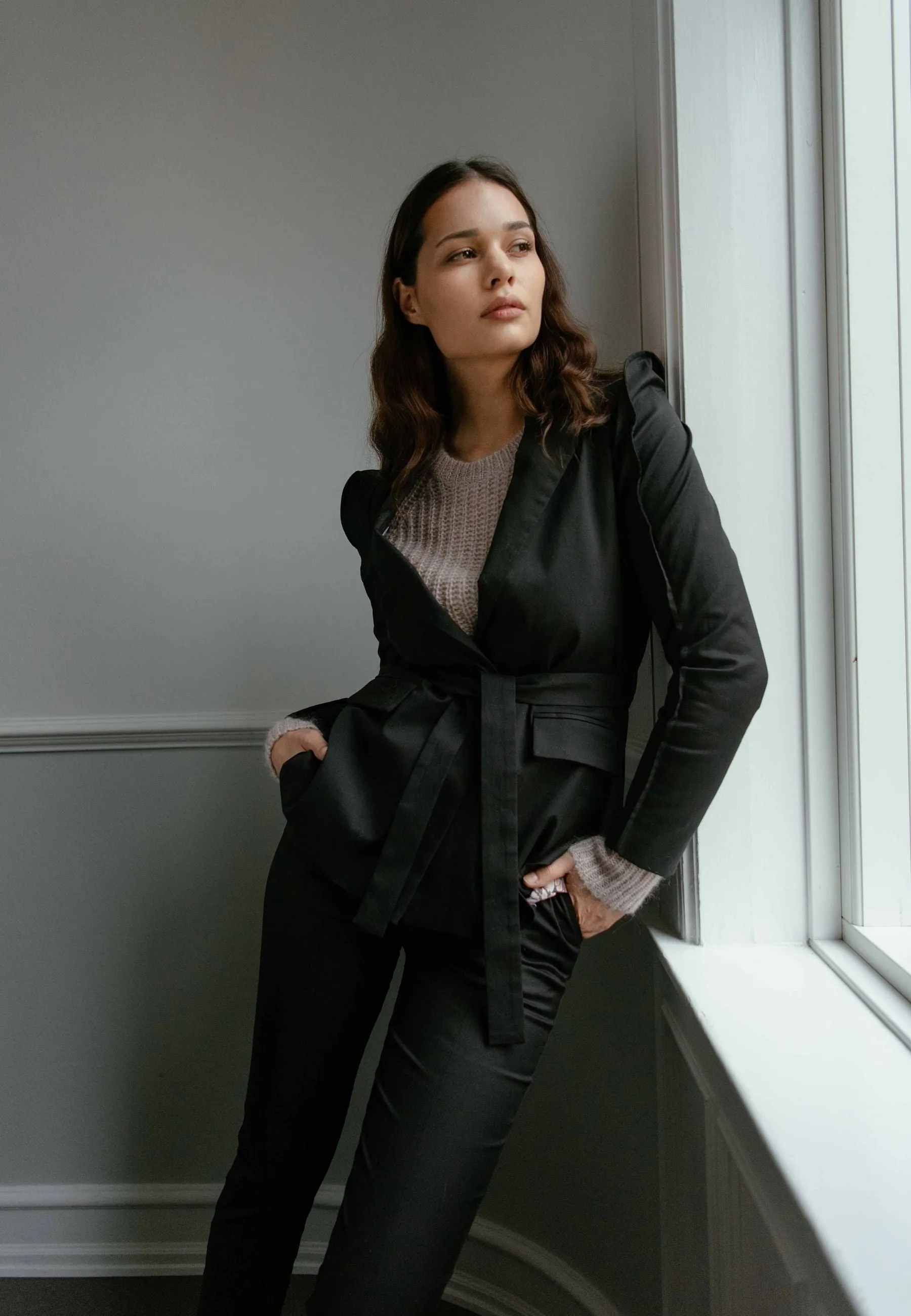 SYLVIA (T)-Black