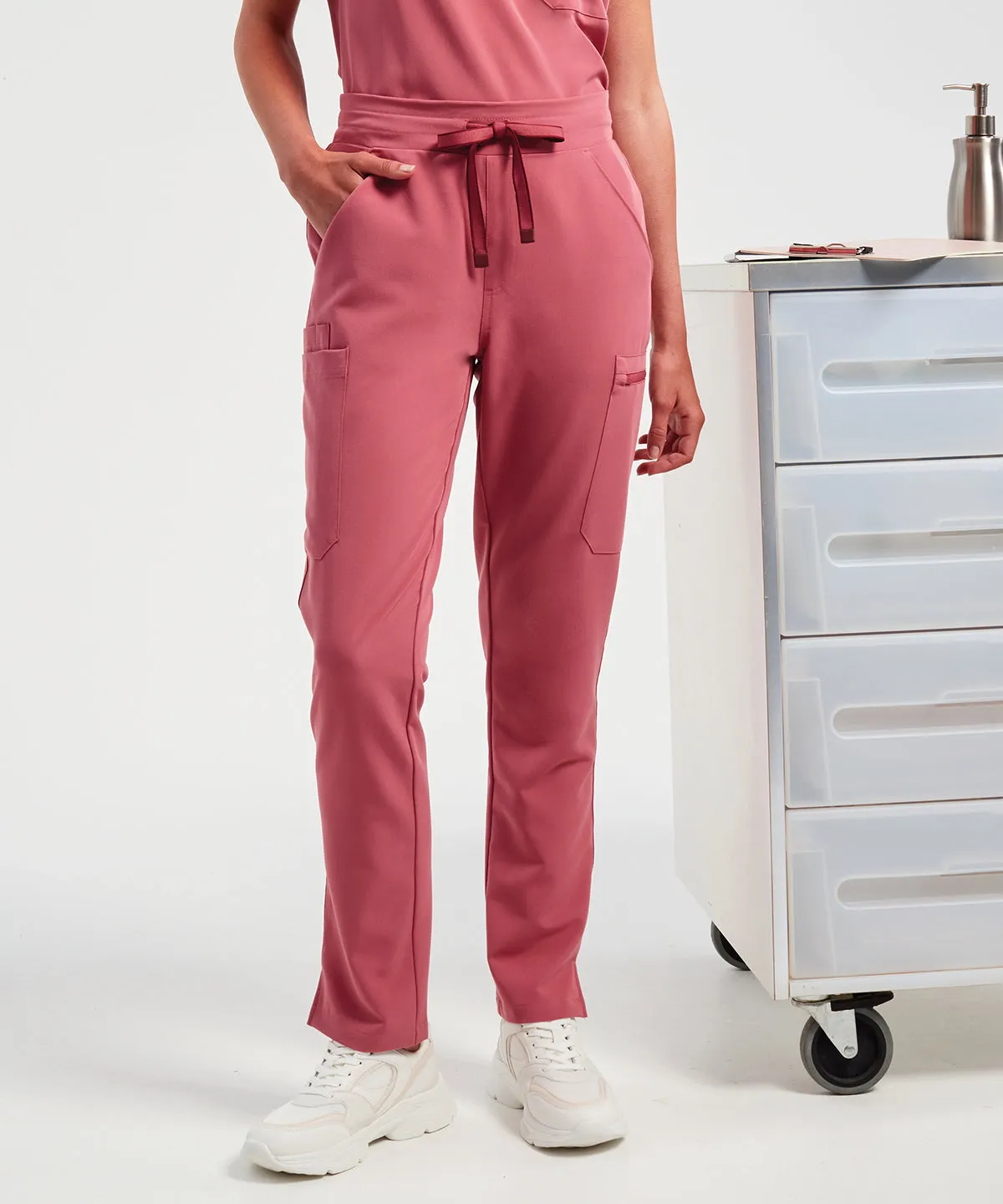Womens Relentless Onna-stretch cargo pants | Dynamo Grey